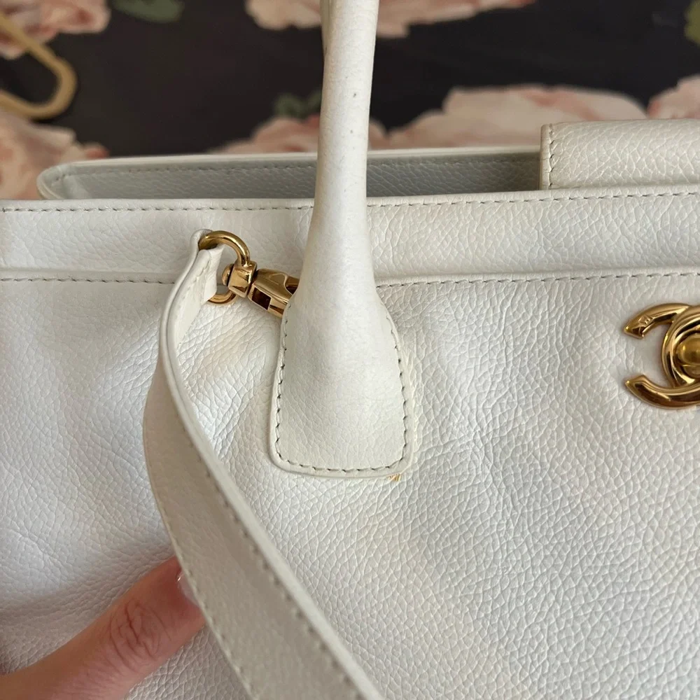 100% Authentic CHANEL Cerf Executive Tote Bag - Picture 12 of 15